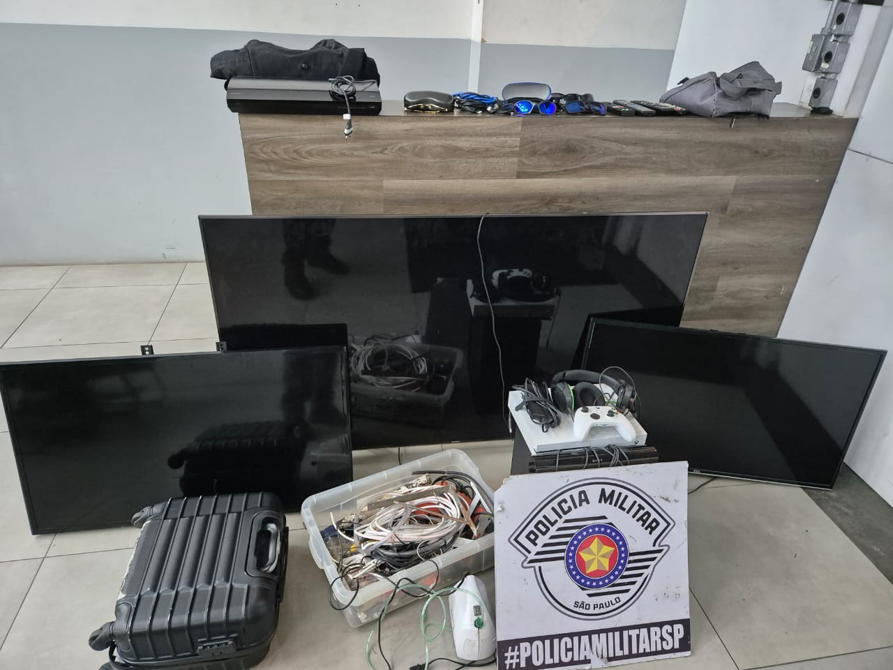 Após verificar imagens, PM recupera objetos de furto em Mogi