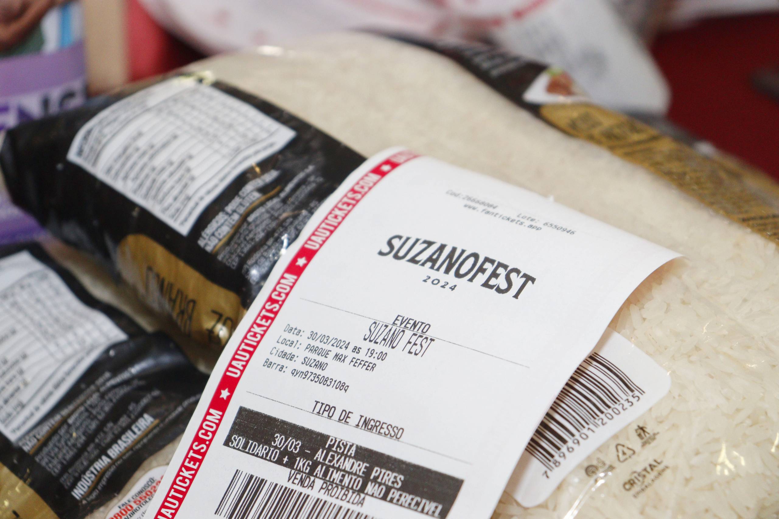 No 1º dia de troca de ingressos, Suzano arrecada mais de três toneladas de alimento
