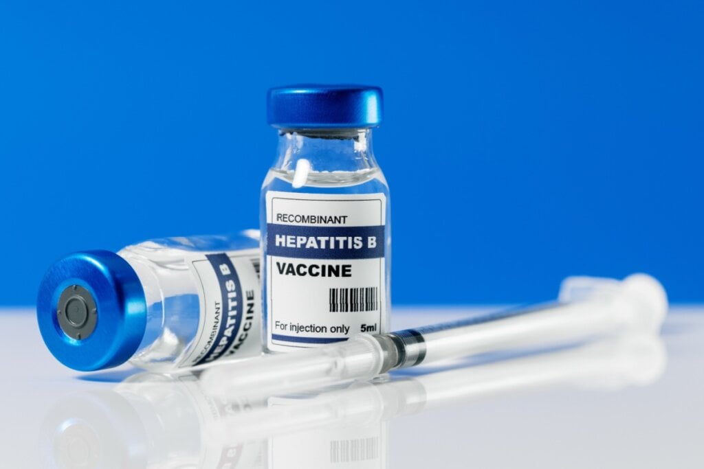 Saiba os sintomas e como prevenir a hepatite B