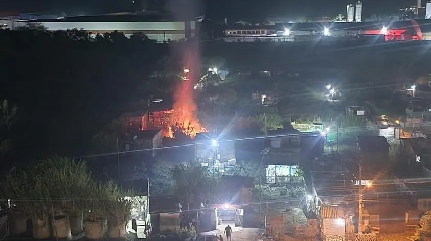 Moradores de Mogi reclamam de queimadas frequentes