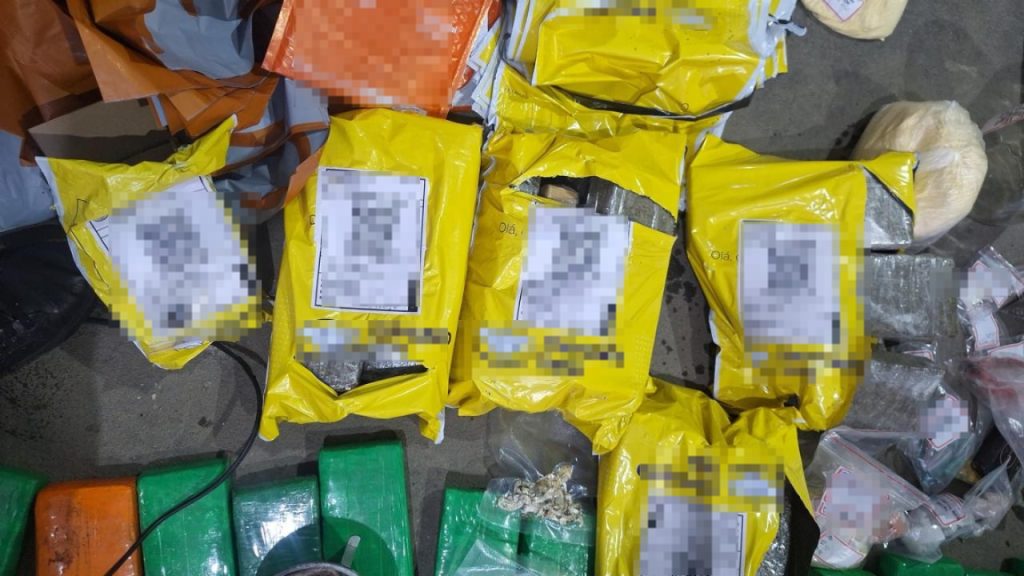 Polícia de SP prende suspeitos de vender drogas por encomenda