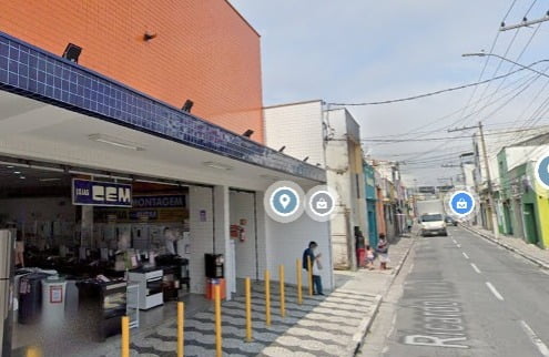 Homem invade Lojas CEM em Mogi para furtar produtos, mas é preso pela polícia