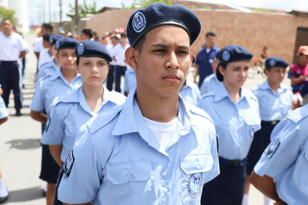 Comunidades escolares começam a ser ouvidas sobre modelo cívico-militar a partir de hoje