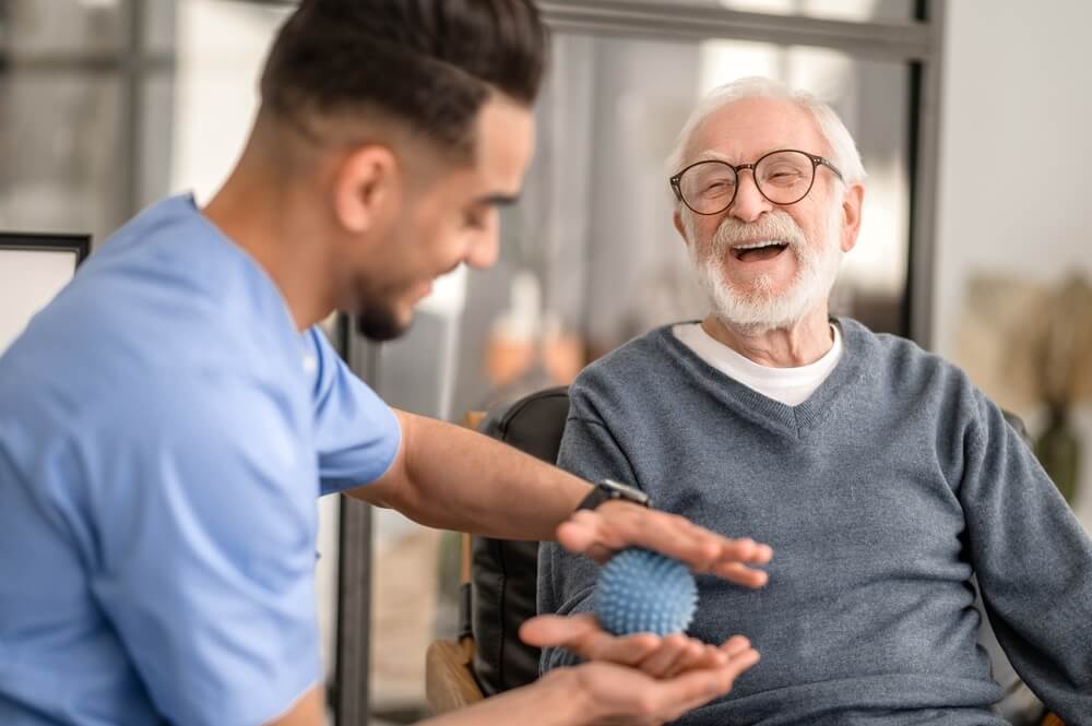 Veja a importância da fisioterapia para os idosos