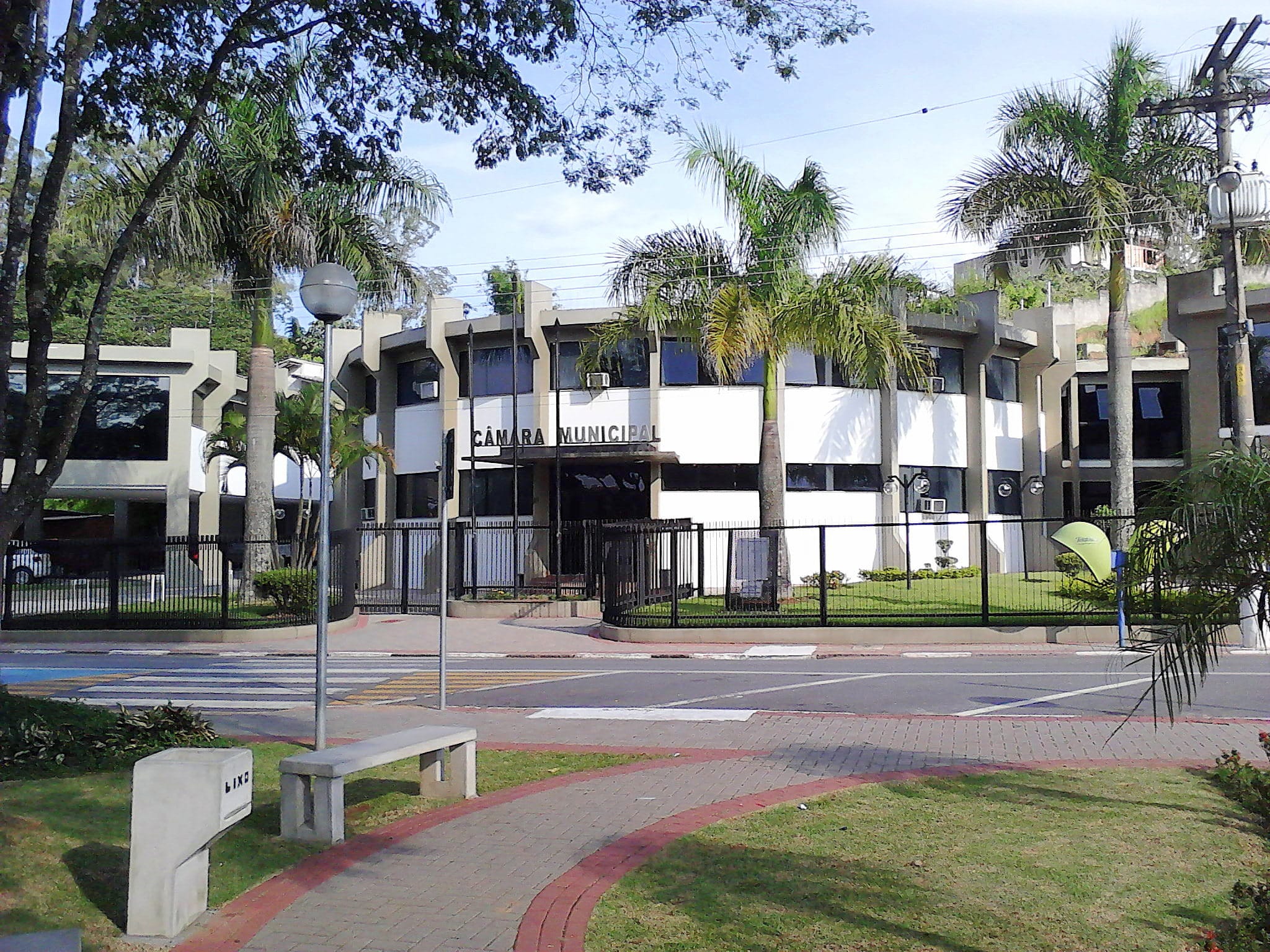 Arujá diploma prefeito e vereadores, mas descarta realização de cerimônia