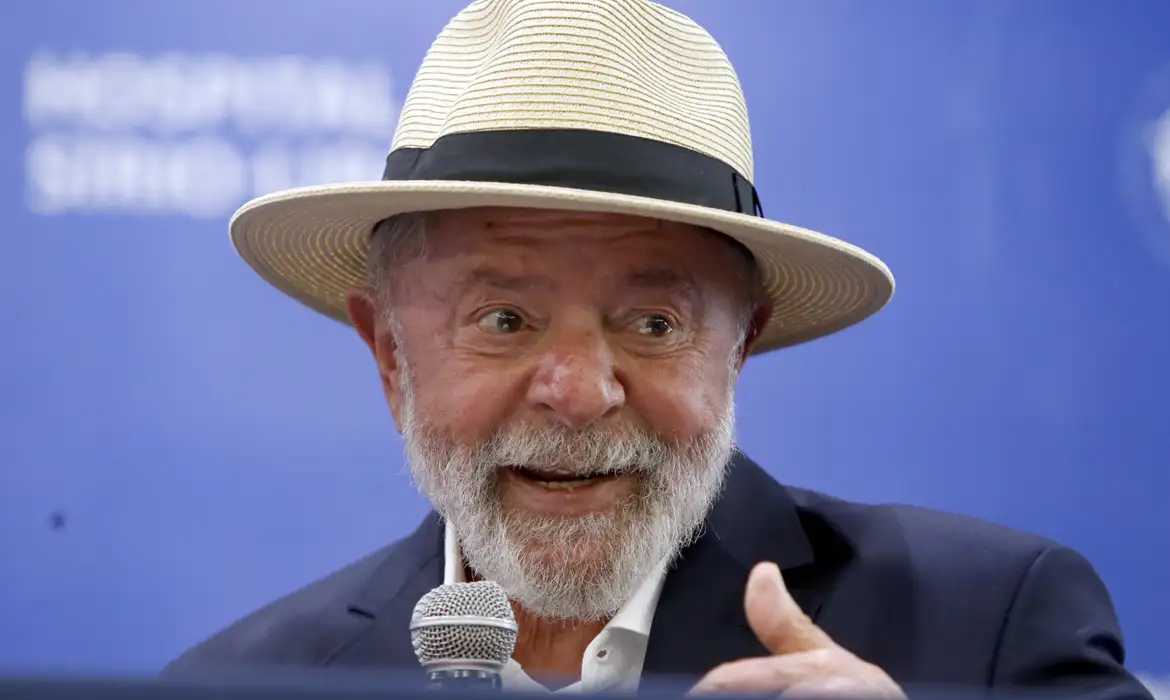 Lula recebe alta hospitalar e segue para recuperação em casa após cirurgia na cabeça