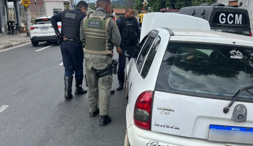 GCM de Mogi localiza veículo furtado há sete meses e detém motorista
