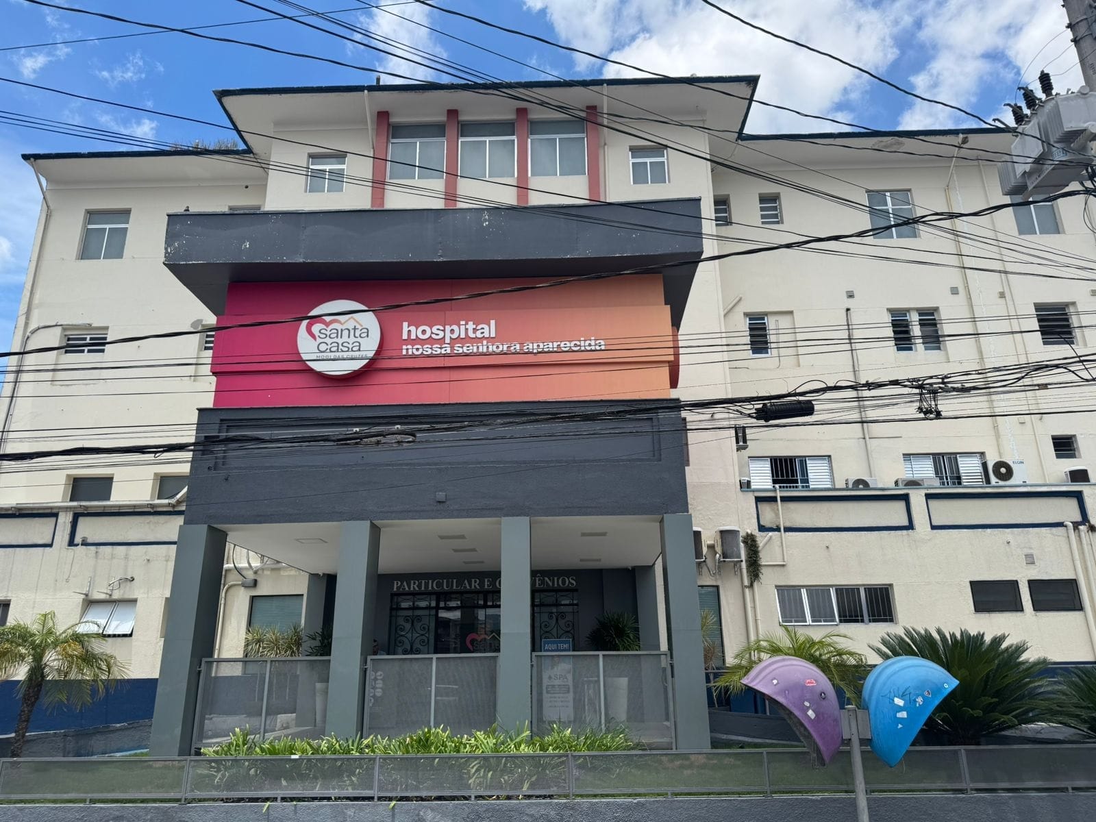 'Não estou saindo mais de casa', diz mulher que teve a bexiga perfurada em parto na Santa Casa