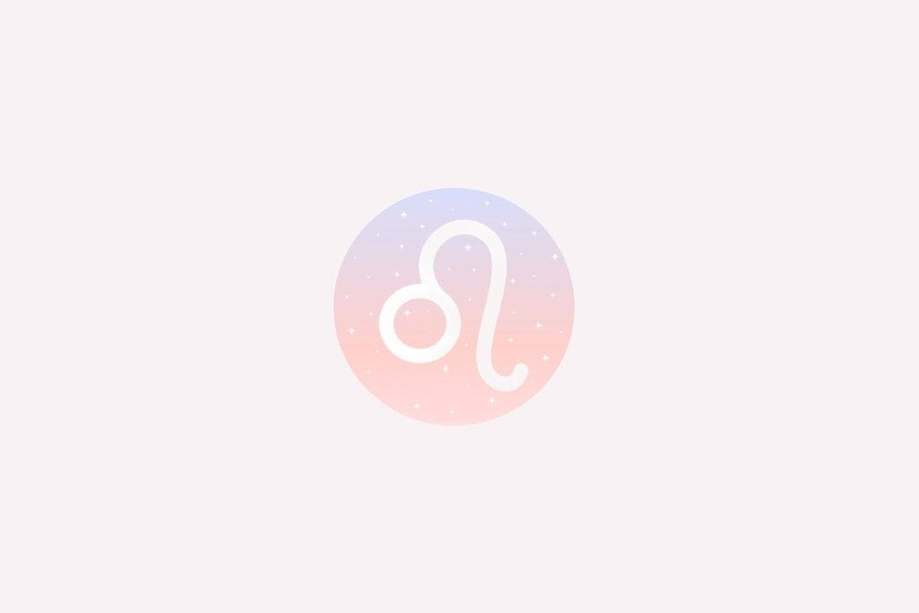 Ilustração do signo de Leão com traço branco curvo, em fundo em tons claros de rosa e azul com pontos brilhantes