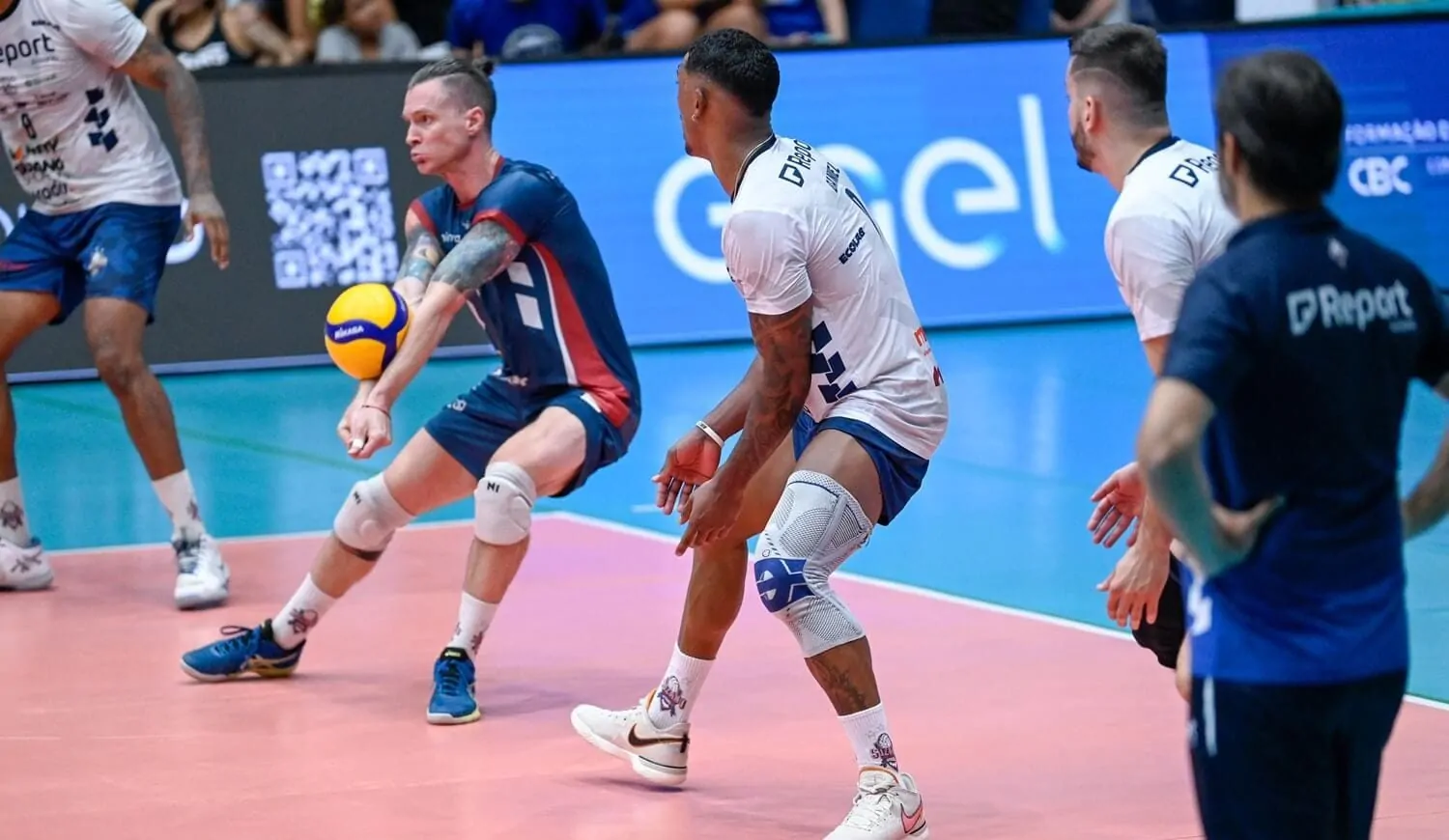 Suzano Vôlei encara o Vôlei Renata na semifinal da Superliga nesta terça-feira
