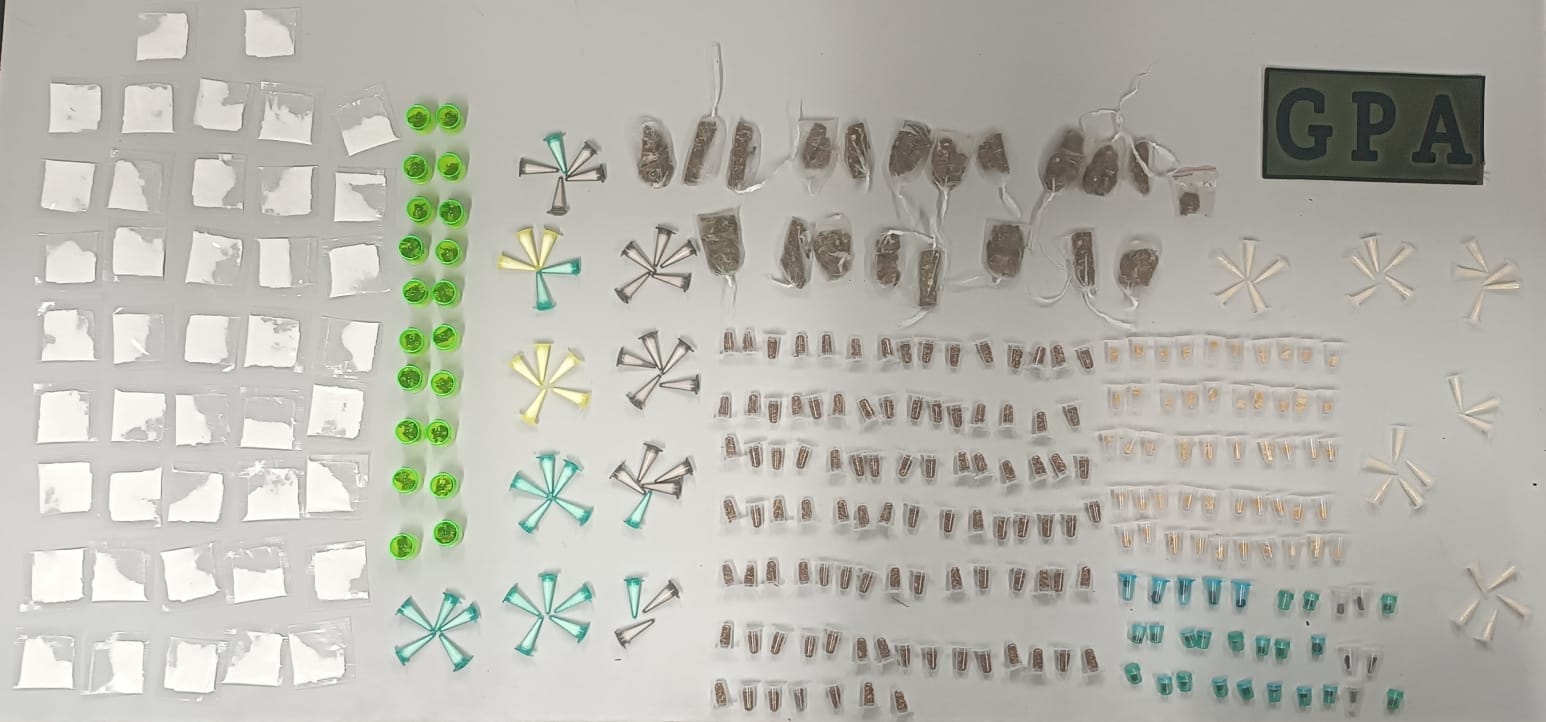 GCM encontra sacola com mais de 300 porções de entorpecentes, em Suzano