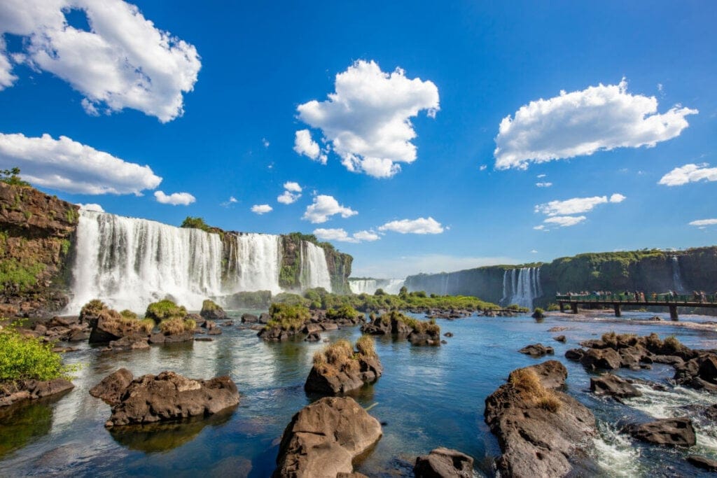 Imagem da queda d'água das Cataratas do Iguaçu
