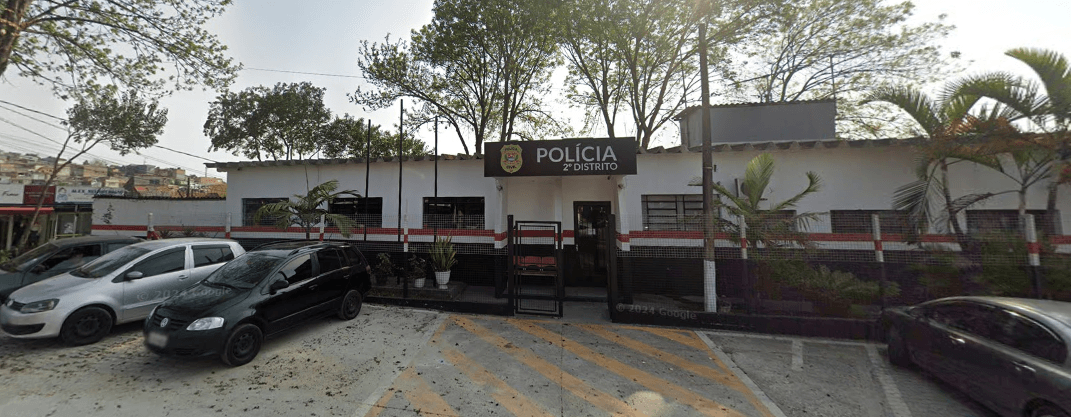 Suspeito de roubo é preso após motorista travar portas de ônibus em Suzano