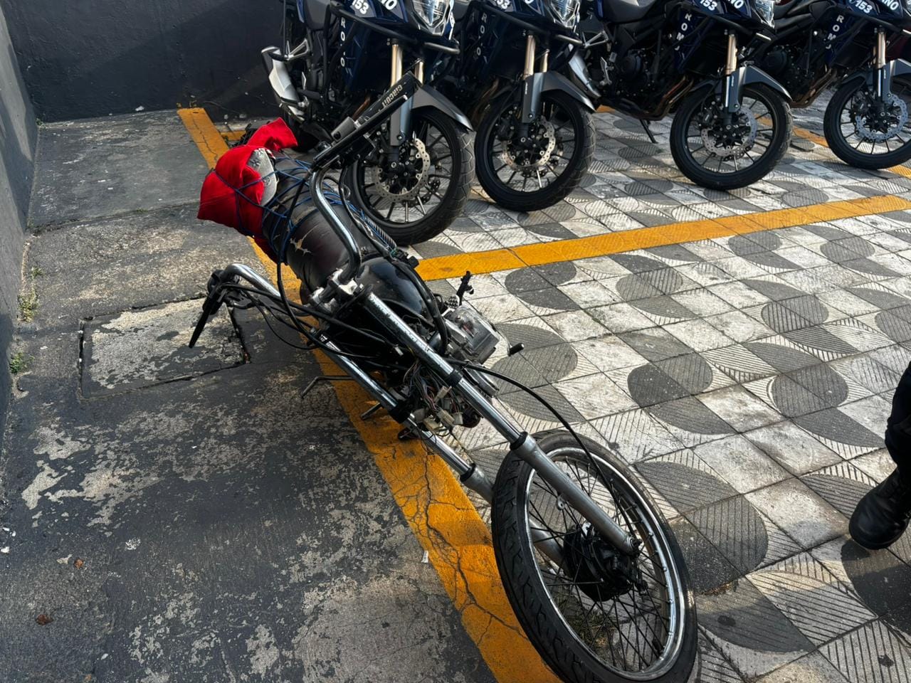 Menor é apreendido após direção perigosa e tentativa de fuga, em Suzano
