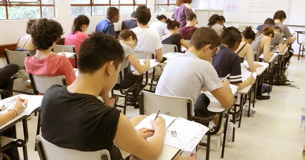 Fuvest abre inscrições para redução ou isenção da taxa do vestibular 2026