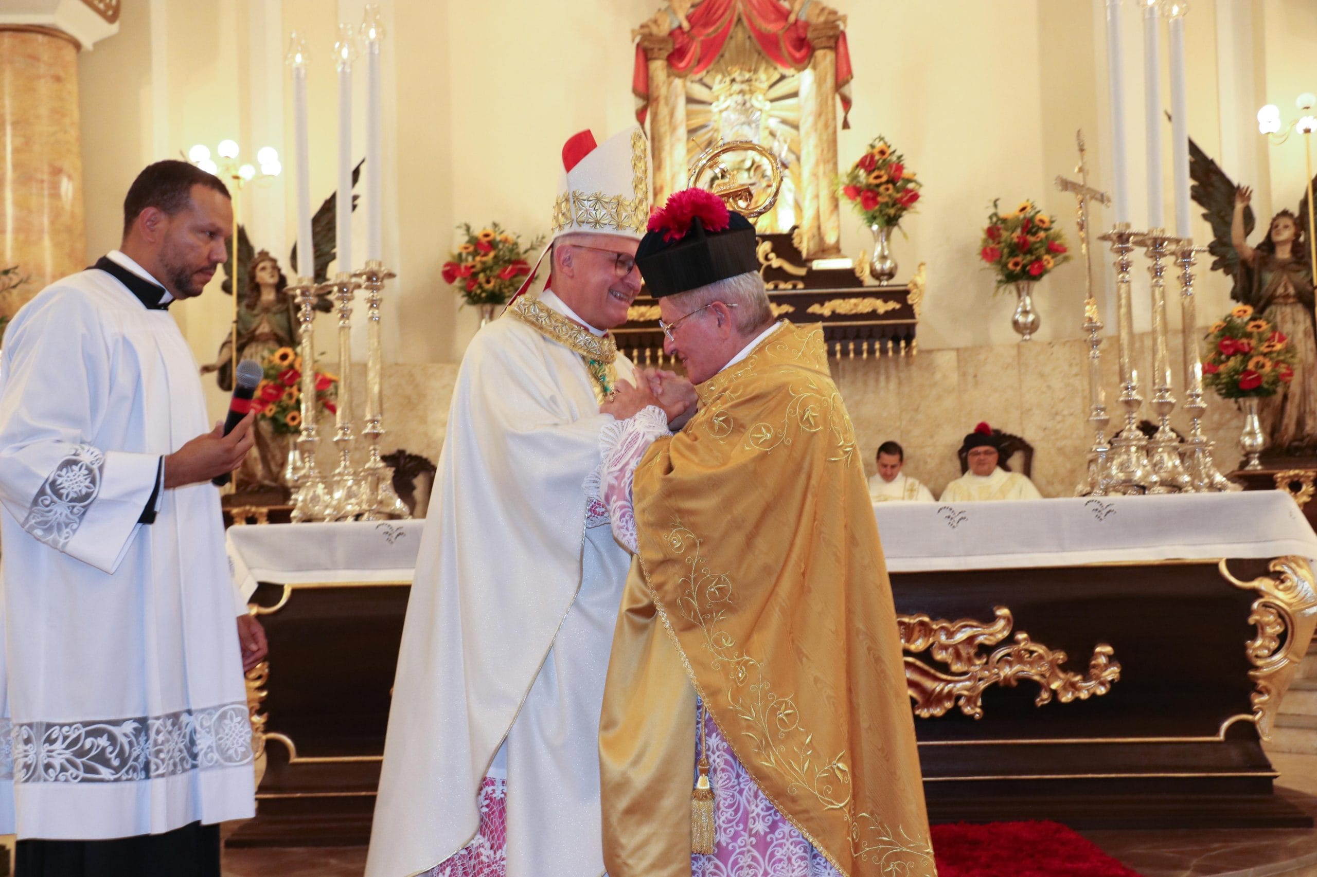 Monsenhor Dorival será homenageado na Câmara de Mogi por 40 anos de sacerdócio