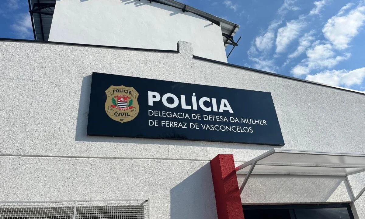 Homem tenta incendiar a casa da ex-companheira em Ferraz