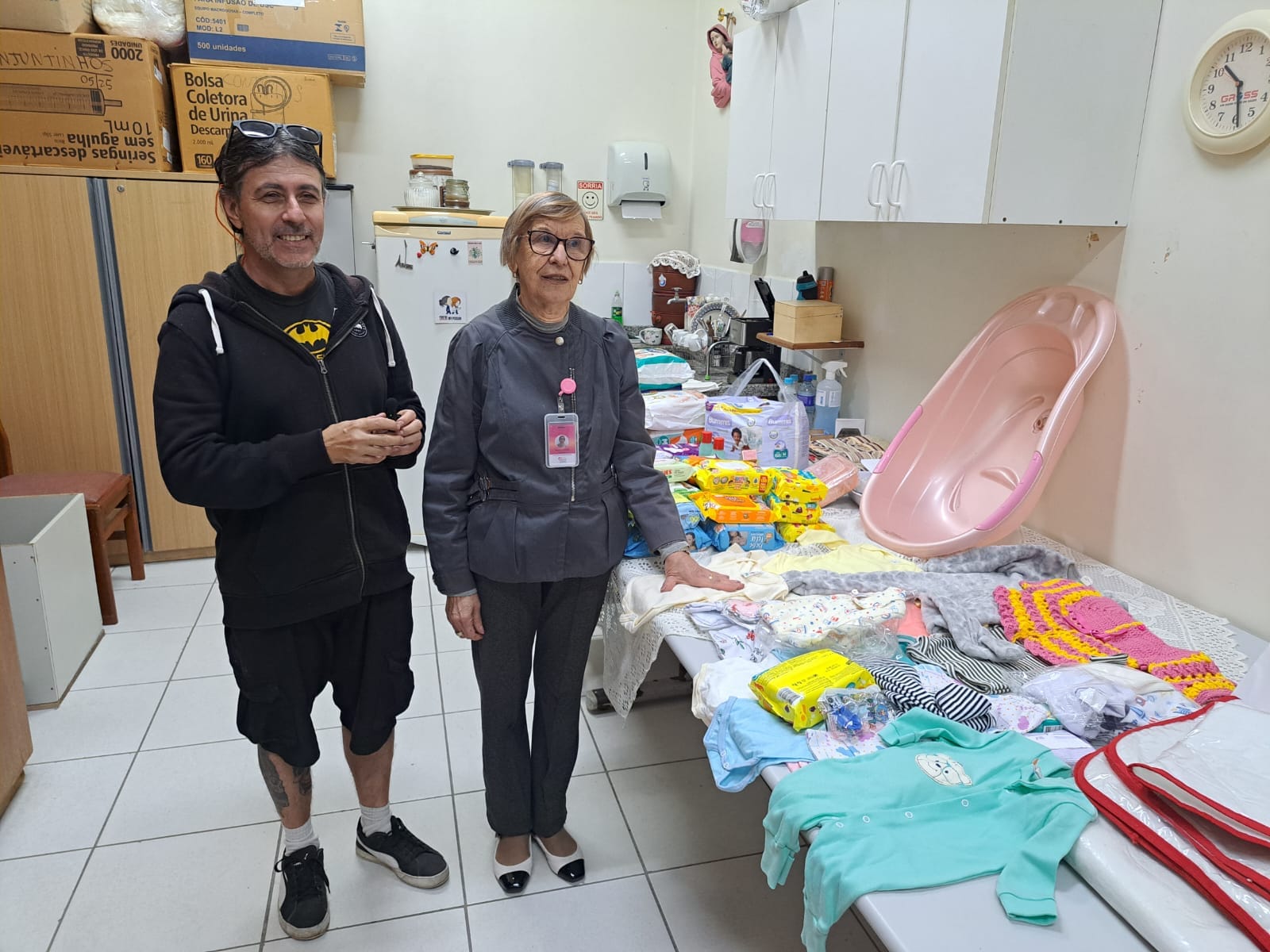 Associação de Voluntários da Santa Casa de Mogi recebe doações para bebês 