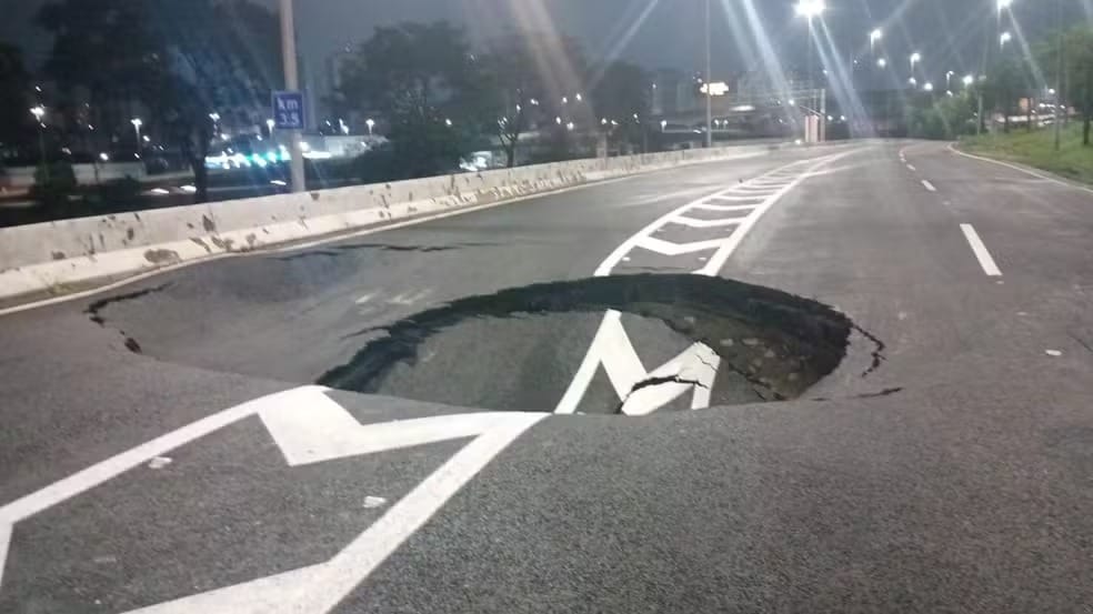 Cratera reabre na Marginal Tietê e obras emergências devem durar 30 dias