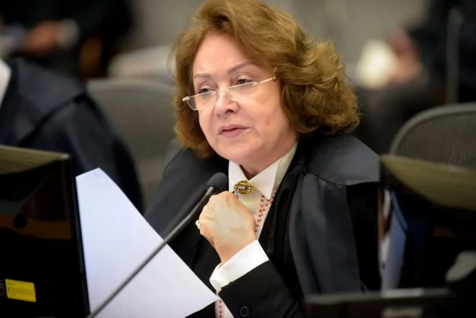 STJ autoriza registro de gênero neutro em documento; entenda decisão