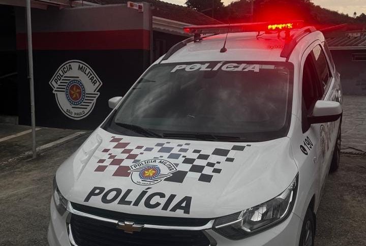 Homem procurado por violência doméstica é preso após tentar se passar por outra pessoa