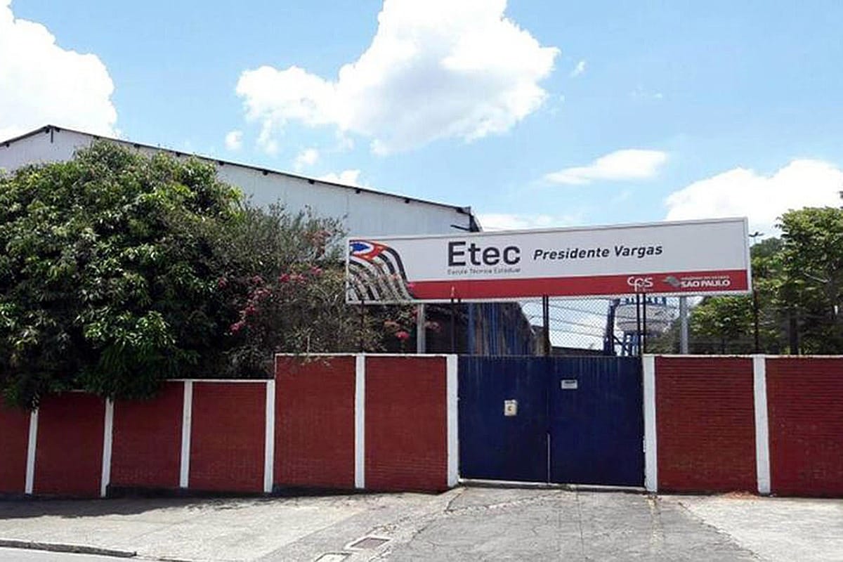 Incêndio em cabine de energia suspende aulas presenciais na Etec de Mogi das Cruzes