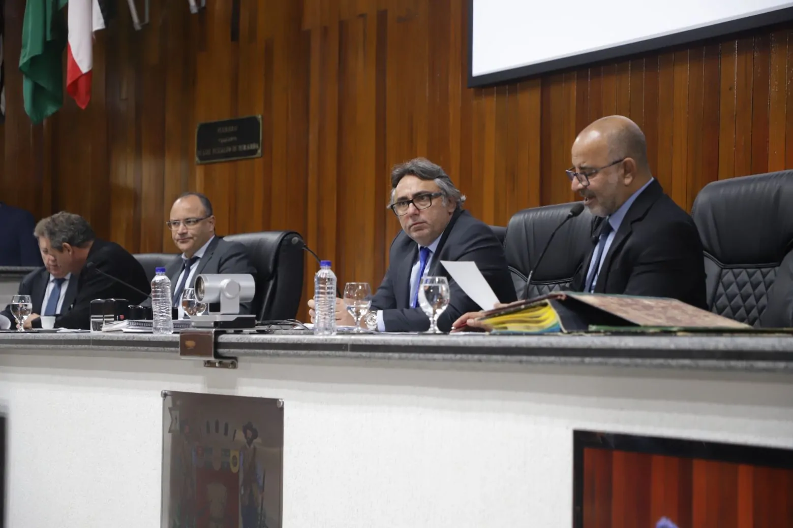 Câmara de Mogi aprova emenda e Prefeitura pode isentar empresas sem regularidade tributária