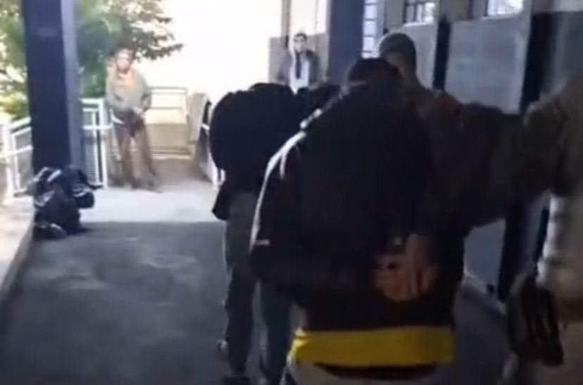 PM prende homem e apreende adolescente após roubo de carro em Itaquaquecetuba