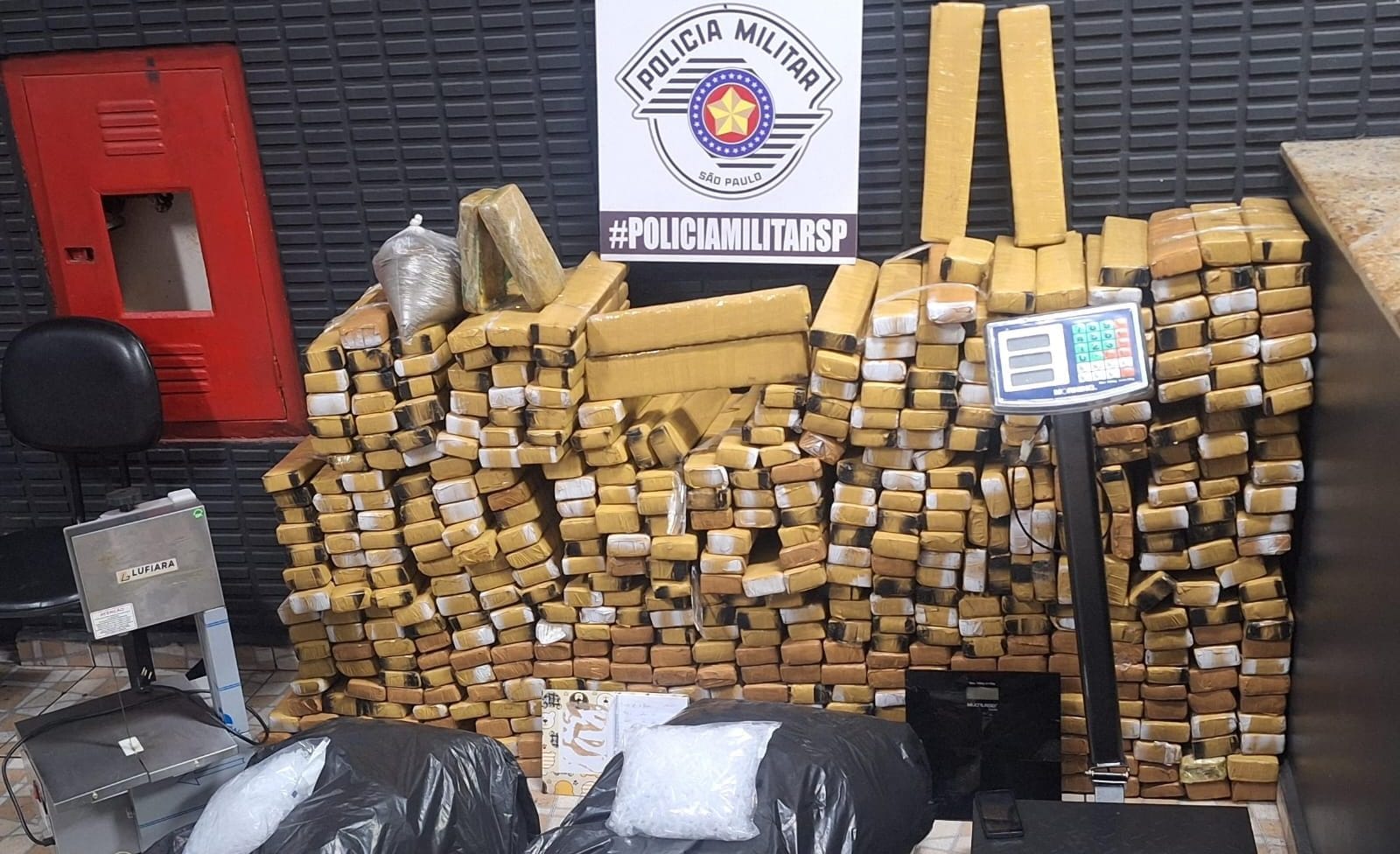 Polícia Militar apreende quase meia tonelada de drogas em Ferraz de Vasconcelos