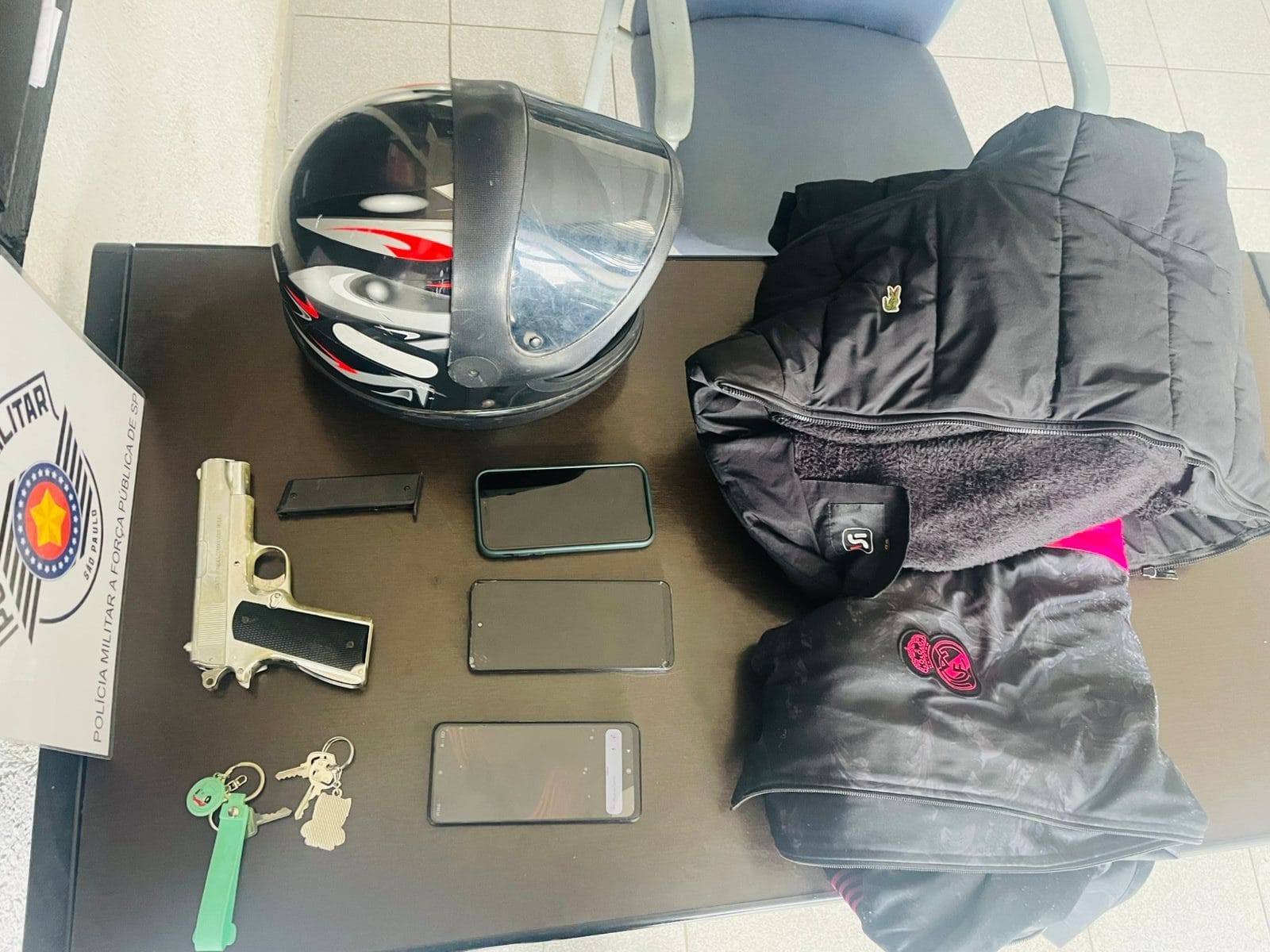 Quatro homens são presos em Arujá suspeitos de integrar quadrilha de roubo de motos