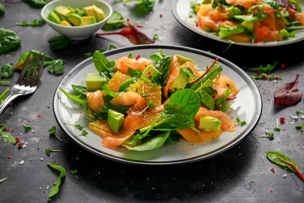 8 saladas ricas em proteínas para o jantar