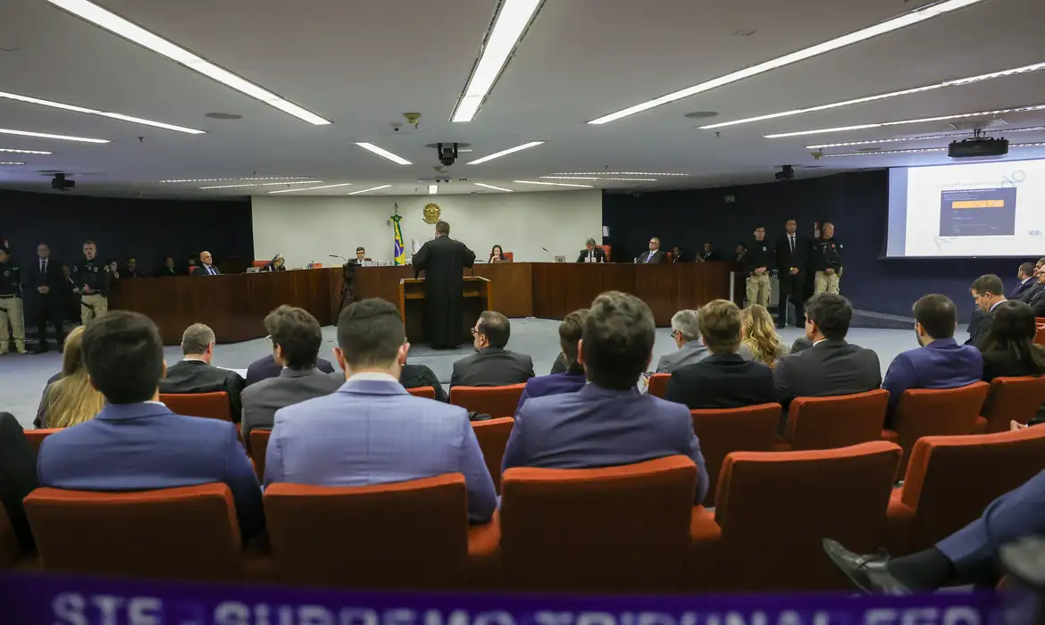 Querem punir 'tentativa da tentativa' de golpe, afirma defesa de Bolsonaro