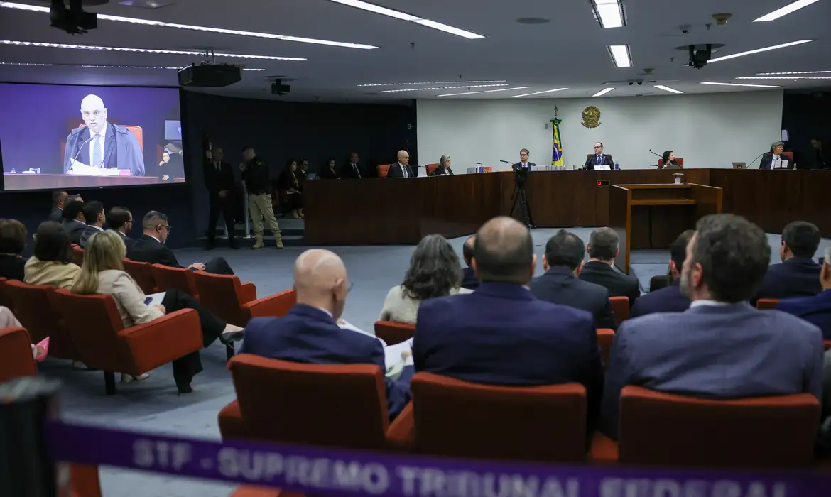 Assista ao segundo dia do julgamento da trama golpista; veja o que está em jogo