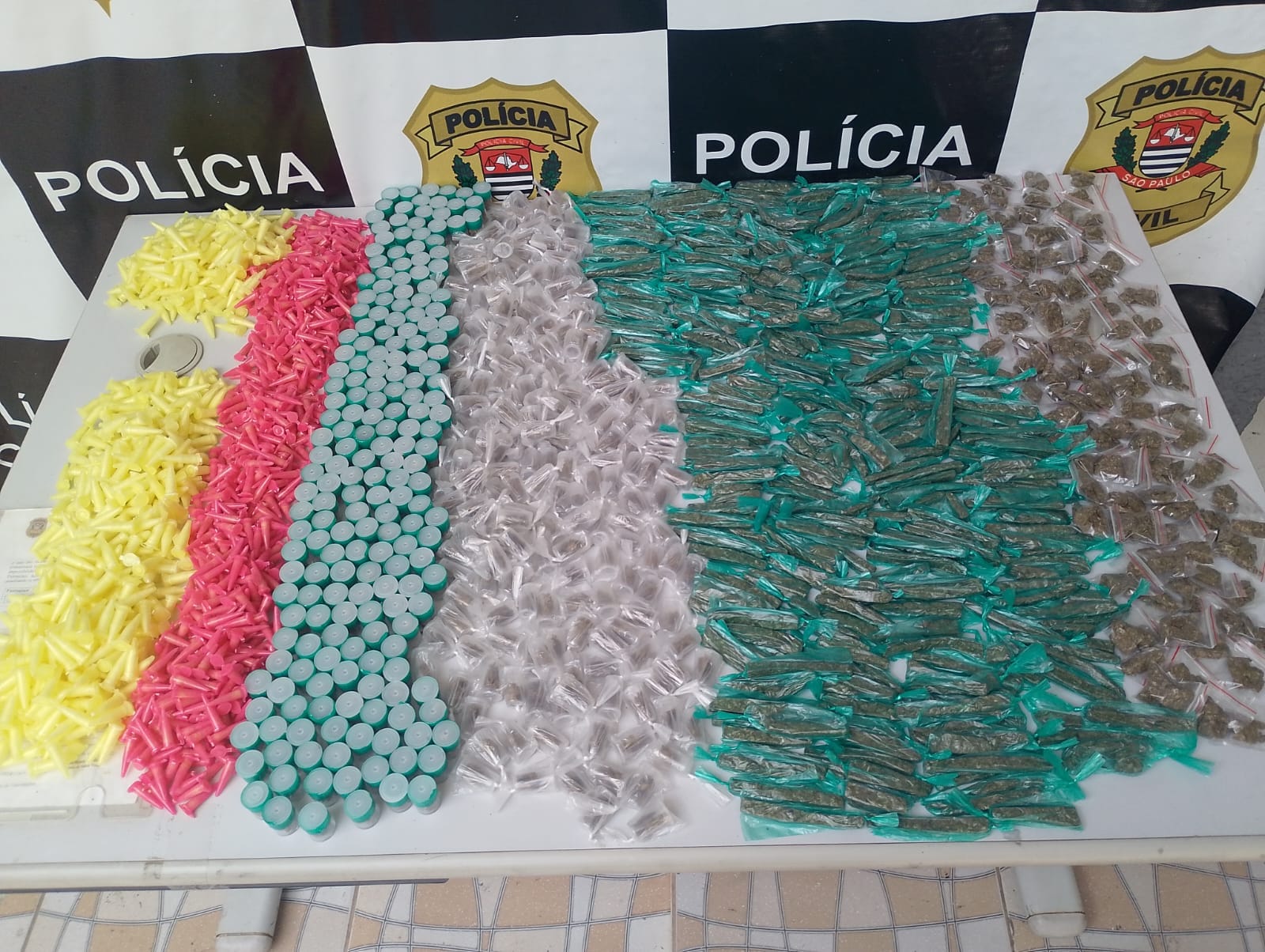 Homem é preso por tráfico em Ferraz; mais de 1,6 kg de drogas foram apreendidas