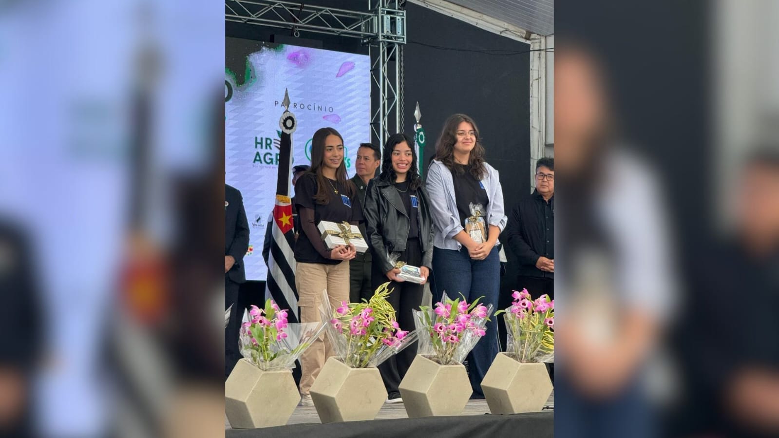 Alunas da Etec de Arujá são premiadas em concurso de redação sobre a Expo Aflord