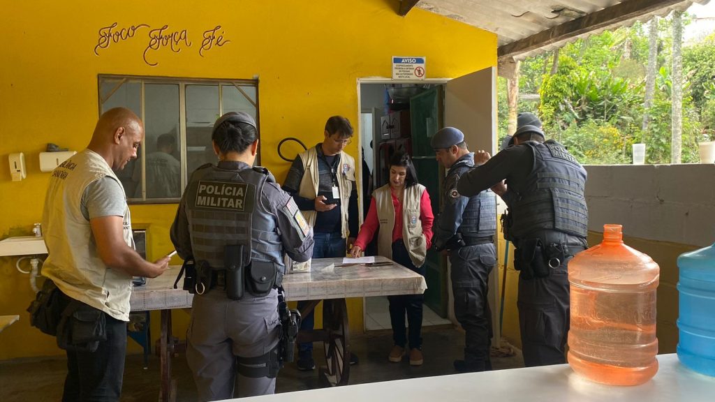 Operação foi realizada nesta quinta-feira (18), com apoio da Polícia Militar | Foto: Ana Lívia Terribille