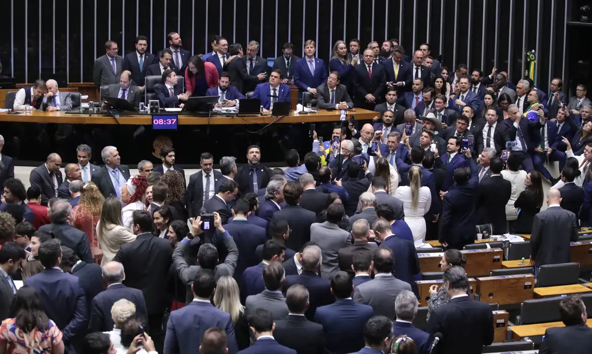 Câmara aprova urgência para PL da anistia; deputados do Alto Tietê votaram a favor