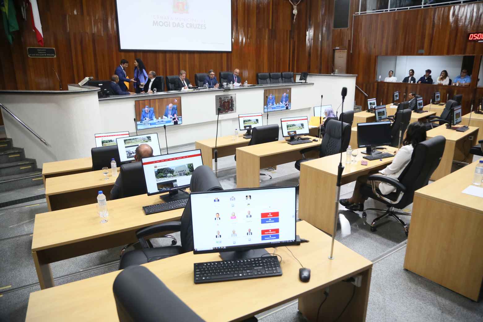 Câmara de Mogi aprova criação do Banco de Óculos Municipal