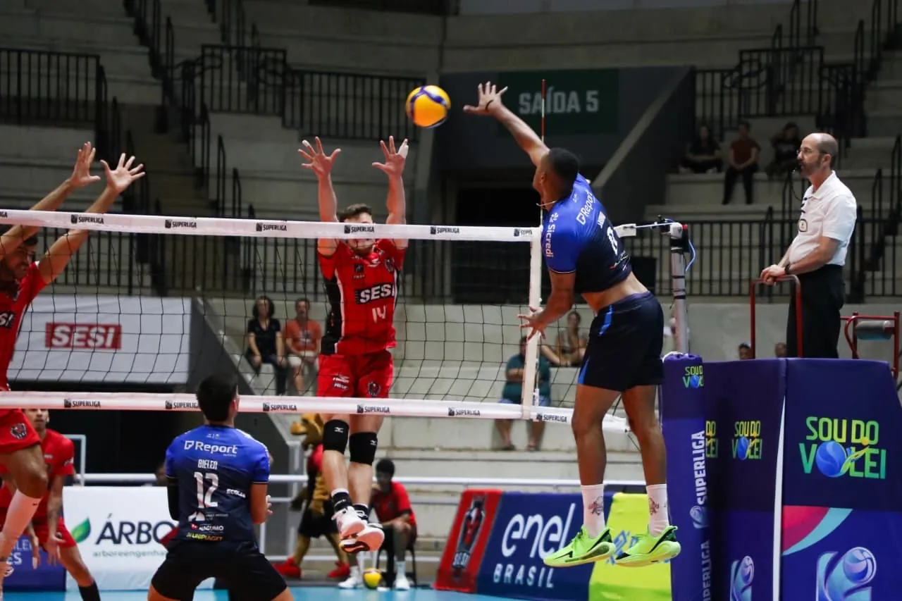 Suzano Vôlei vence Sesi em Bauru e chega ao G4 da Superliga