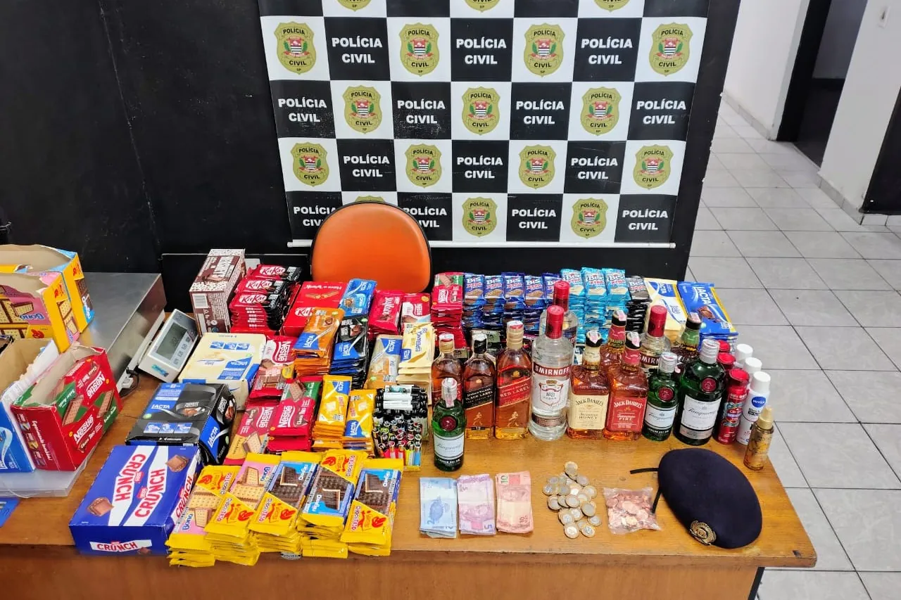 Suspeito de roubar mercadorias avaliadas em R$ 4 mil de loja em Suzano é preso