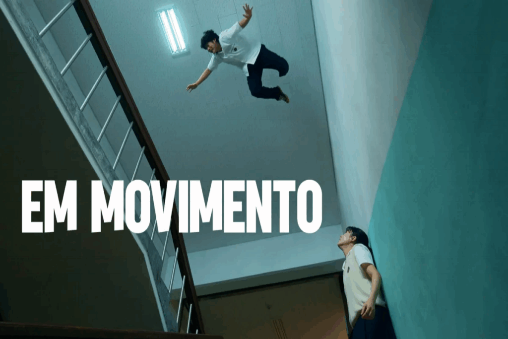 Imagem de um jovem com uniforme escolar voando próximo a uma escada e uma jovem com uniforme de escola olhando para ele encostada na parede e com o nome do dorama escrito em branco