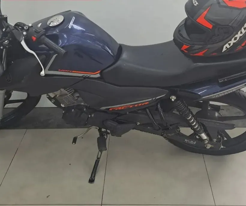 Em fuga com motocicleta roubada, homem é detido após acidente no Jardim Aeroporto