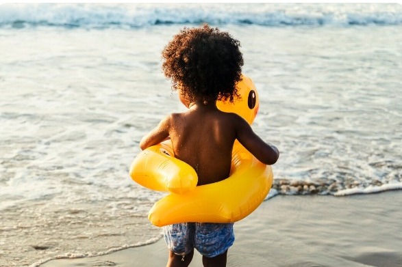 Férias com saúde: como proteger as crianças no verão