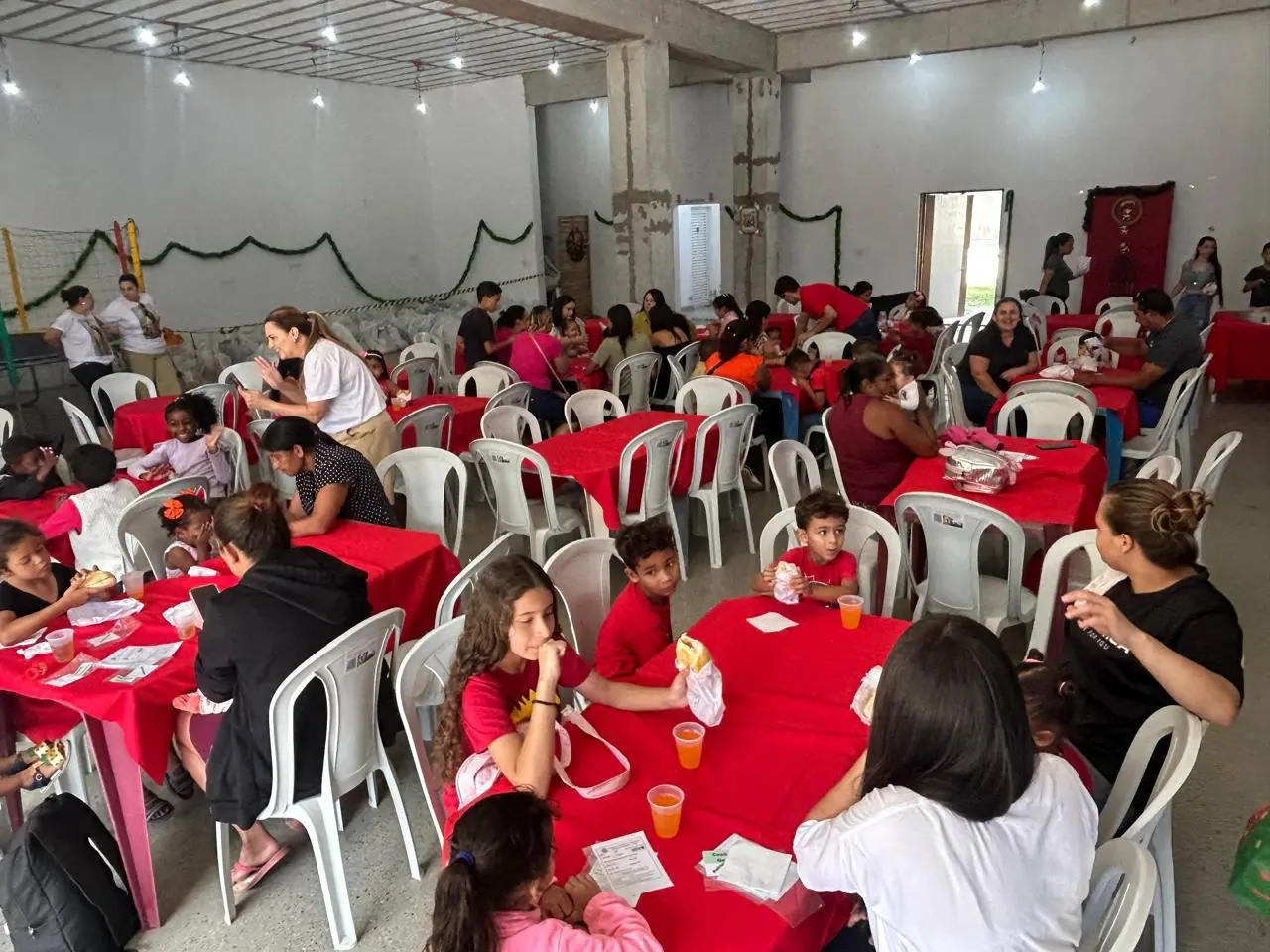 Projeto 'Sacolinhas de Natal' beneficia 162 crianças em ação da Pastoral Social em Mogi das Cruzes