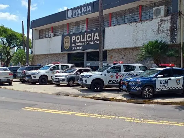 Homem acusado de estupro em Arujá morre três dias após espancamento e polícia investiga o caso