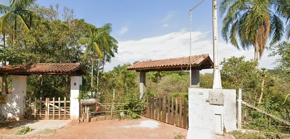 Homem fica soterrado após deslizamento de terra em Santa Isabel