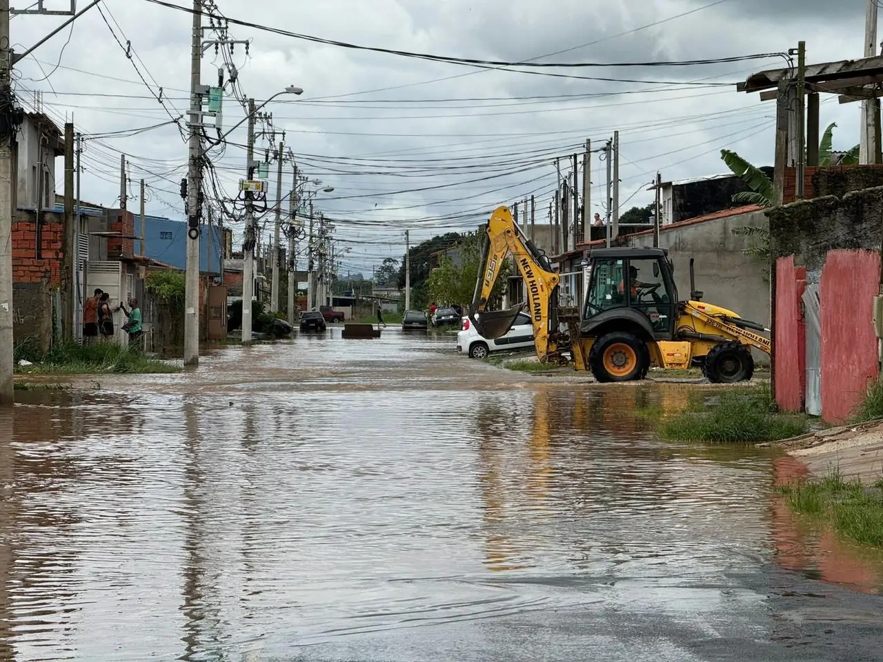 Temporal provoca danos em ao menos cinco cidades do Alto Tietê