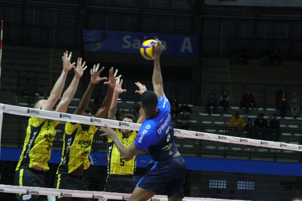 Suzano Vôlei  enfrenta Guarulhos Bateubet neste domingo