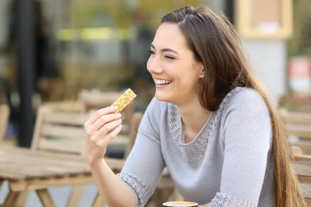Barrinhas de cereais são realmente saudáveis? Nutricionista responde