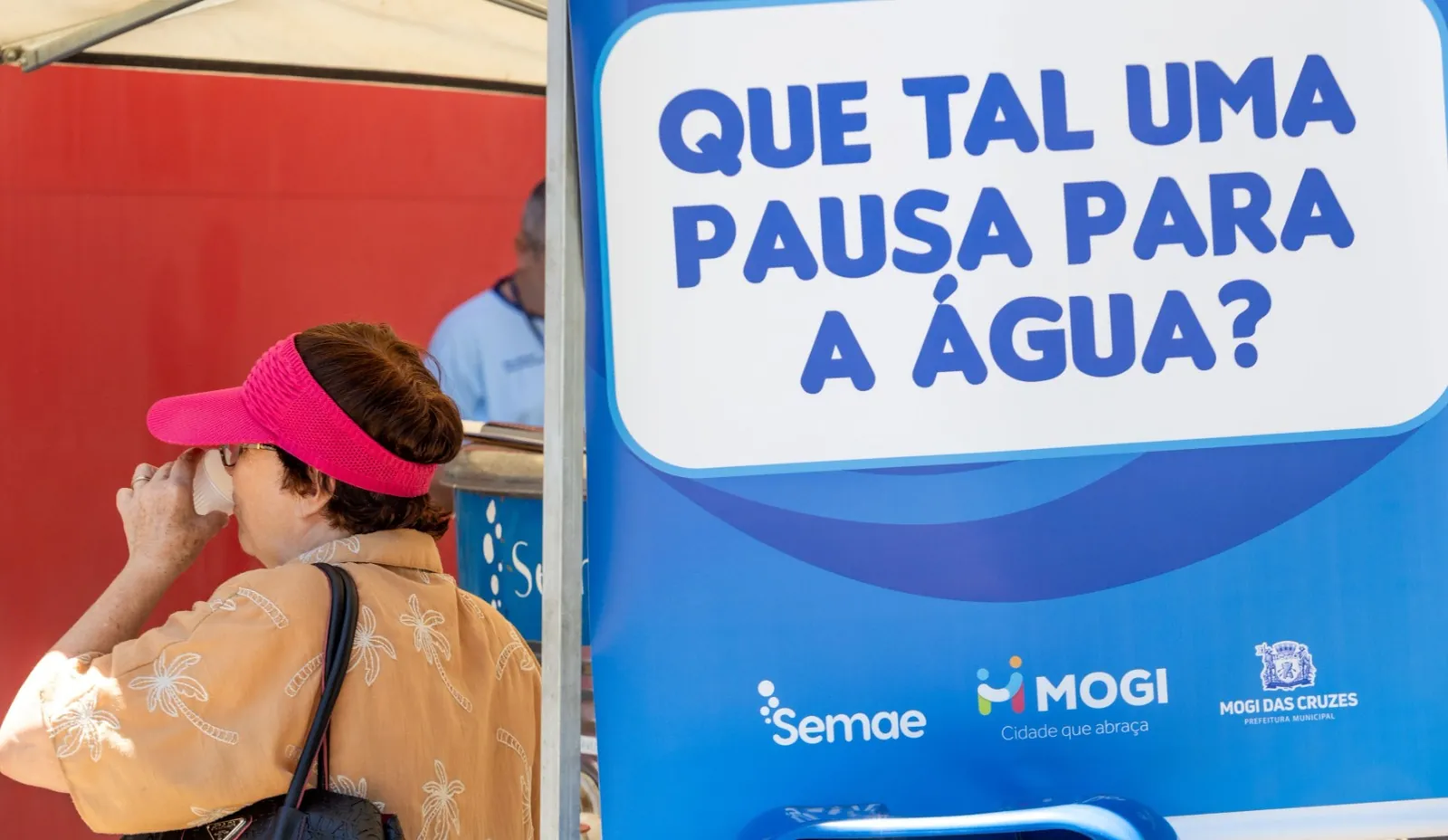 Mogi lança ação de distribuição de água em dias de calor intenso